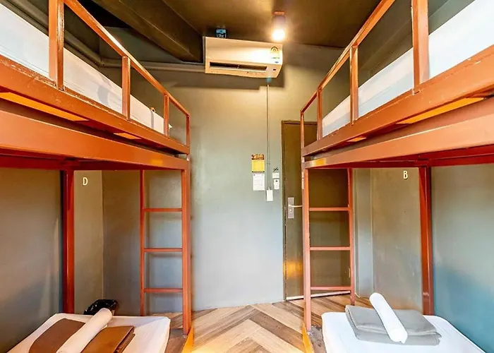 Hostal Loftel 22 *